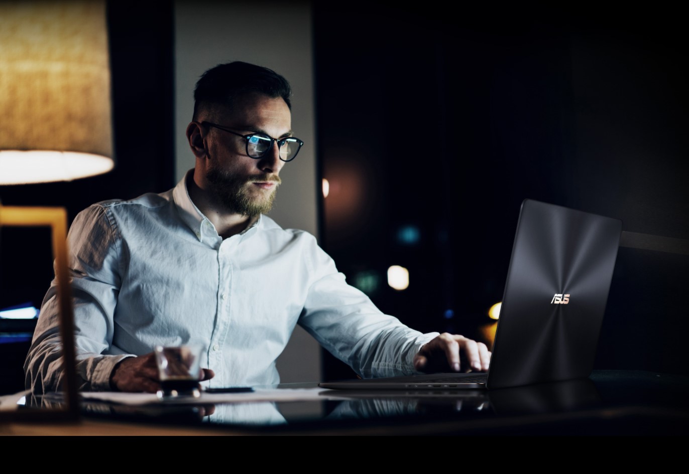 ASUS ZenBook Pro 15 UX550GDX Deep Dive Blue
